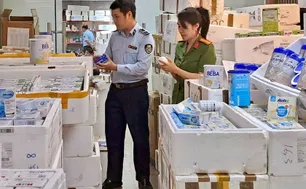 Phát hiện kho hàng lậu chứa hàng nghìn sản phẩm sữa, mỹ phẩm tại Hà Nội
