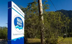 Thụy Sỹ phạt Nestlé Waters hơn 600.000 USD vì dán nhãn gây hiểu lầm