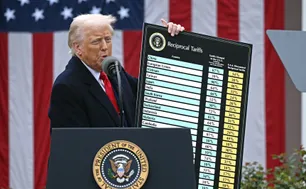 Ông Trump công bố thuế 25 - 40% với 14 quốc gia