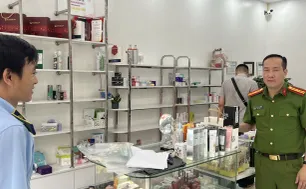Hà Nội mạnh tay xử lý sai phạm mỹ phẩm, cảnh báo người dân không mua hàng trôi nổi