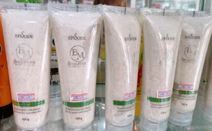 Thu hồi toàn quốc lô sản phẩm sửa rửa mặt vì chứa 2 chất không có trong thành phần công bố