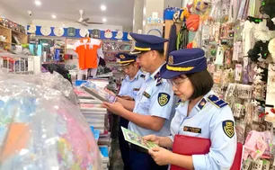 Tăng cường tuyên truyền, kiểm tra, xử lý mặt hàng sách giáo khoa và thiết bị trường học trước thềm khai giảng năm học mới