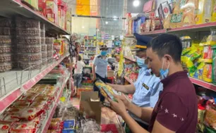 Hà Nội siết chặt kiểm tra thị trường, bảo đảm an toàn thực phẩm dịp Tết Trung Thu 2025