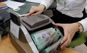 Lãi suất ngân hàng ngày 10/9: Gửi tại quầy hay gửi online có lãi suất tốt nhất?