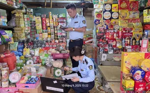 Hà Nội thu giữ hàng nghìn bánh trung thu, đồ chơi không rõ nguồn gốc