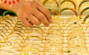 Giá vàng ngày 4/10: Vàng SJC tiến gần mốc 140 triệu đồng/lượng