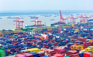 Trung Quốc áp dụng phí cảng đặc biệt đối với tàu thuyền Mỹ từ ngày 14/10