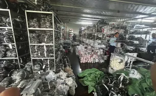 Thu giữ hơn 16.000 sản phẩm giả mạo nhãn hiệu YONEX tại Hà Nội