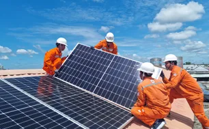 Tăng cường thực thi tiết kiệm điện và phát triển điện mặt trời mái nhà