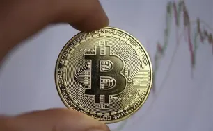 Vì sao giá Bitcoin giảm mạnh?