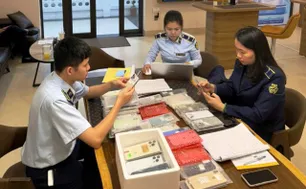 Tạm giữ hàng chục chiếc iPhone cũ nhập lậu trị giá hơn 835 triệu đồng