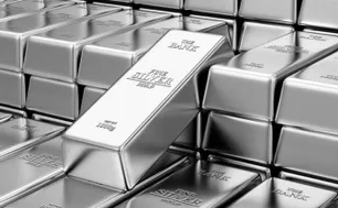 Giá bạc thiết lập mức đỉnh lịch sử, chạm mốc 67,49 USD/ounce