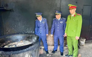 Phát hiện, xử lý cơ sở sản xuất, kinh doanh mỡ bẩn tại Hà Tĩnh