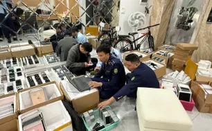 Phát hiện hơn 1.000 iPhone, iPad đã qua sử dụng không có hóa đơn, chứng từ