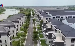 Tiết kiệm đến nửa thu nhập, giấc mơ sở hữu nhà vẫn xa tầm với người trẻ