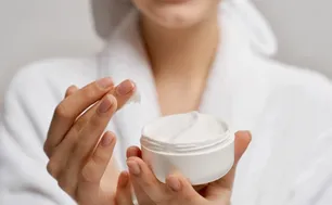 Một công ty bị thu hồi 77 loại mỹ phẩm