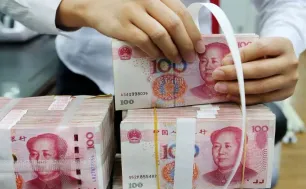 Trung Quốc mạnh tay "bơm" vốn để giải tỏa căng thẳng tiền mặt dịp Tết