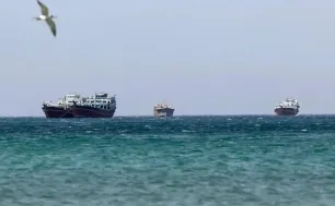 Hơn 10% đội tàu container toàn cầu bị kẹt ở eo biển Hormuz