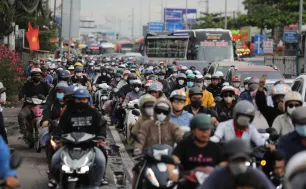 Siết khí thải xe máy: Đề xuất hỗ trợ vay 0% để lao động nghèo đổi xe mới