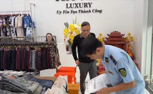 Hà Nội: Phát hiện gần 1.800 sản phẩm thời trang nghi giả mạo nhãn hiệu nổi tiếng