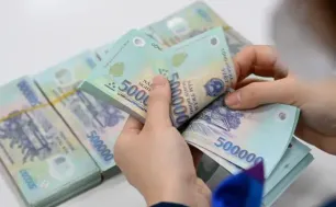 Lãi suất tiết kiệm đảo chiều giảm trở lại
