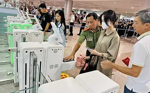 Phó Thủ tướng yêu cầu tháo gỡ vướng mắc về tạm hoãn xuất cảnh do nợ thuế