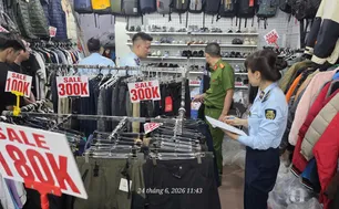 Phát hiện hơn 2.600 sản phẩm thời trang nghi giả mạo nhãn hiệu nổi tiếng