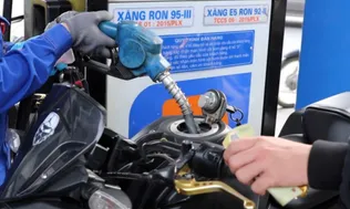 Đề xuất giảm thuế nhập khẩu xăng dầu xuống 0% để ổn định nguồn cung