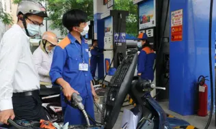 Giá xăng đồng loạt giảm, dầu Diesel giảm tới hơn 1000 đồng/lít