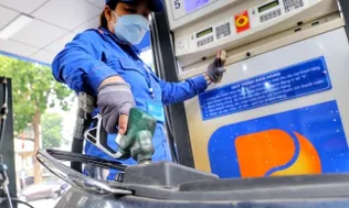 Giá xăng, dầu tăng mạnh