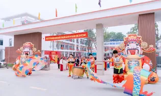 “Xuân tình nguyện - Tết sẻ chia” rộn ràng niềm vui học đường