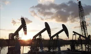 Trung Quốc yêu cầu các nhà máy lọc dầu lớn ngừng xuất khẩu xăng và dầu diesel