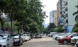 Gửi ô tô ở Hà Nội có nơi lên tới 7,5 triệu đồng/tháng