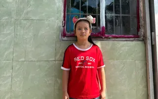 Trái tim lỗi nhịp của bé gái 7 tuổi và tiếng thở dài của người cha công nhân