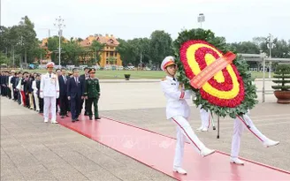 Các điển hình tiêu biểu toàn quốc báo công dâng Bác