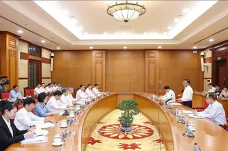 Kết luận của Bộ Chính trị, Ban Bí thư về tăng cường lãnh đạo, chỉ đạo công tác tổ chức đại hội đảng bộ các cấp