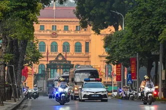 Hàng trăm phương tiện tổng duyệt phương án dẫn đoàn đại biểu dự Đại hội Đảng toàn quốc