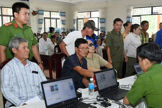 Lấy mẫu ADN 2 người nhận là em trai liệt sĩ Huỳnh Văn Quên