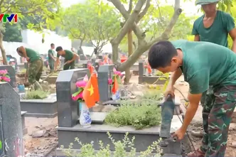 Hơn 200 cán bộ, chiến sĩ khẩn trương khai quật, lấy mẫu hài cốt liệt sĩ tại Nghĩa trang Mai Dịch