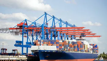 Ngành vận tải biển toàn cầu chao đảo trước áp lực thuế quan từ Mỹ