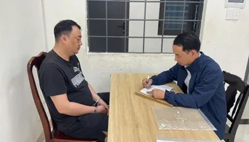 Bắt cựu nhân viên ngân hàng lừa đảo chiếm đoạt tài sản, trốn truy nã