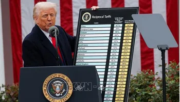 Tòa án Mỹ chặn sắc lệnh thuế quan của Tổng thống Trump:  Thị trường toàn cầu nín thở