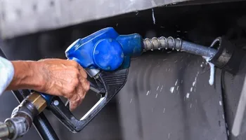 Thêm một thương nhân phân phối "trả" giấy phép kinh doanh xăng dầu