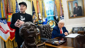 Căng Thẳng Trump-Musk: Cổ Phiếu Tesla Chao Đảo, 150 Tỷ USD Vốn Hóa Bốc Hơi Trong Một Ngày