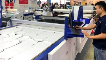 Doanh nghiệp ứng dụng AI, được nhiều hơn mất