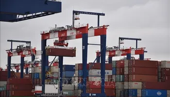 EU cam kết đối thoại với Mỹ về thuế quan