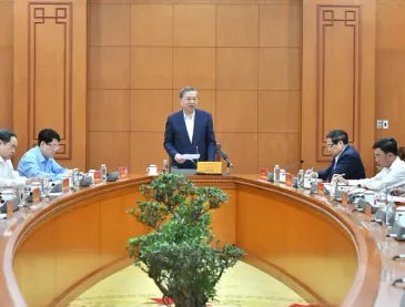 Tổng Bí thư: Đặc biệt coi trọng chất lượng nguồn nhân sự và có cơ cấu hài hòa, hợp lý