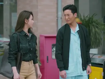 Cha tôi, người ở lại - Tập 36: Vừa qua đêm với ông Chính, Tuệ Minh vội vã đi gặp người yêu cũ