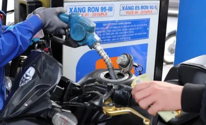 Giá xăng dầu cùng giảm, có loại giảm gần 2.000 đồng/lít