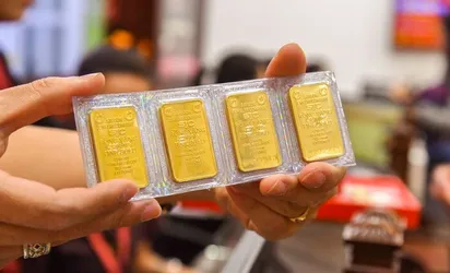 Giá vàng hôm nay 1/10: Vàng SJC bất ngờ lập đỉnh lịch sử 138 triệu đồng/lượng